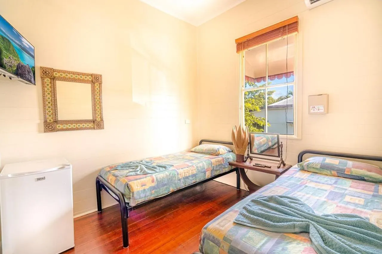 Travellers Oasis Hostel Cairns Australia