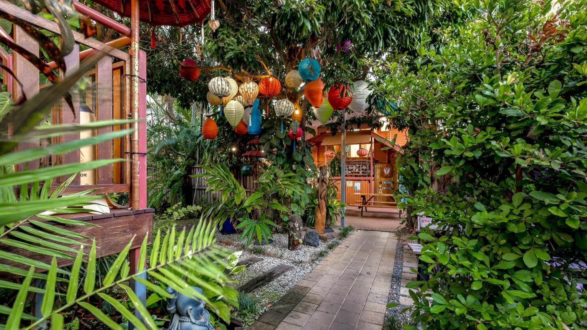 Travellers Oasis Hostel Cairns